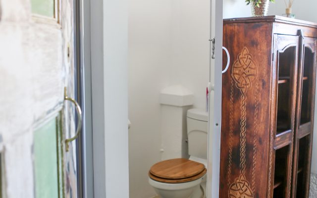 Room-4-Onsuite_2-640x400