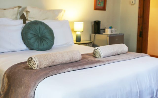 Room-4_-640x400